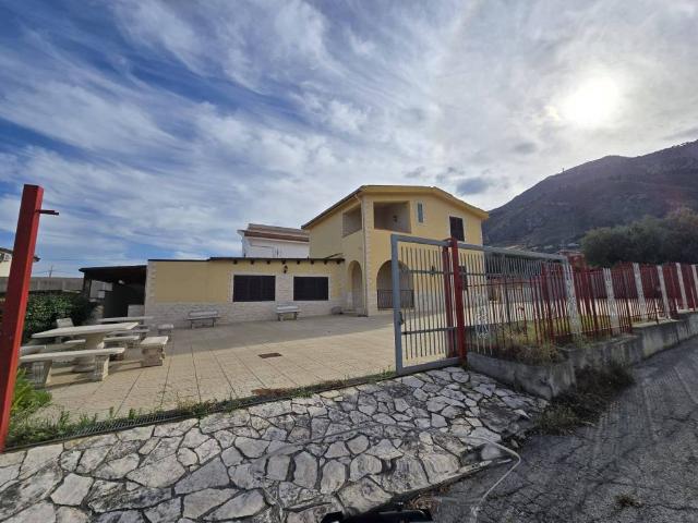 Villa Indipendente in vendita a Altavilla Milicia, Sicilia