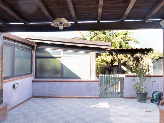 Villa Indipendente in vendita a Sperone, Altavilla Milicia