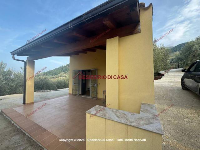Villa Indipendente in vendita a Piano Madonna, Altavilla Milicia