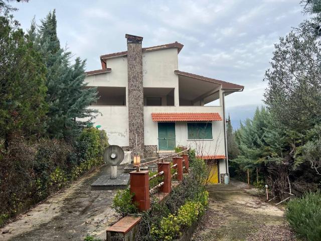 Villa Indipendente in vendita a Altavilla Silentina, Campania