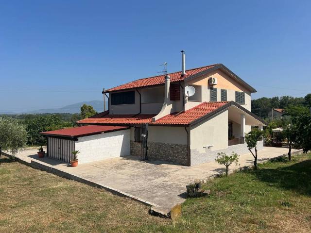 Villa Indipendente in vendita a Altavilla Silentina, Campania