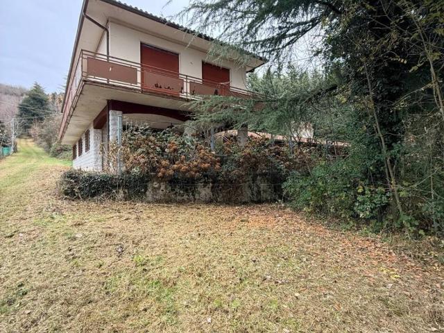 Villa Indipendente in vendita a Altissimo, Veneto
