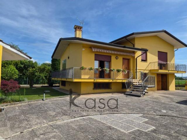 Villa Indipendente in vendita a Fonte, Altivole