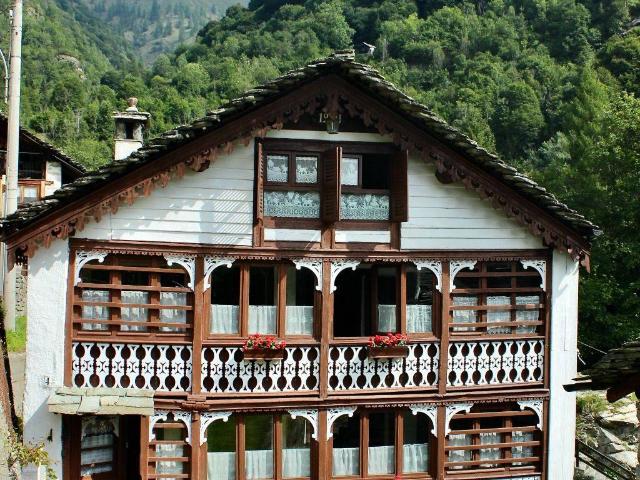 Villa Indipendente in vendita a Ferrate, Vercelli