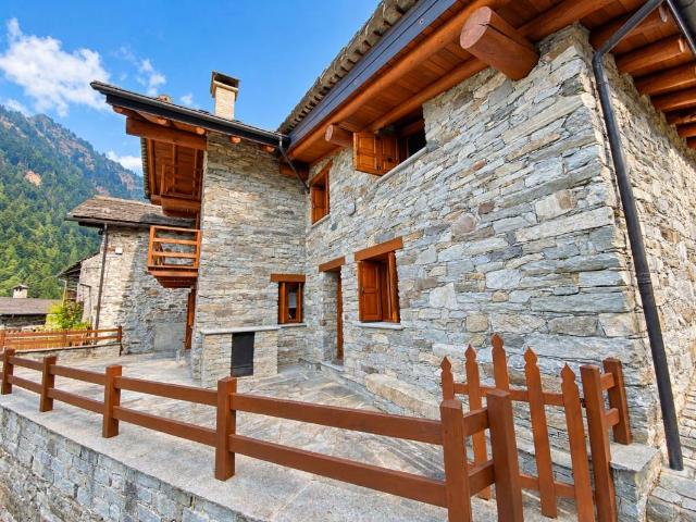 Villa Indipendente in vendita a Campo Ragozzi, Vercelli