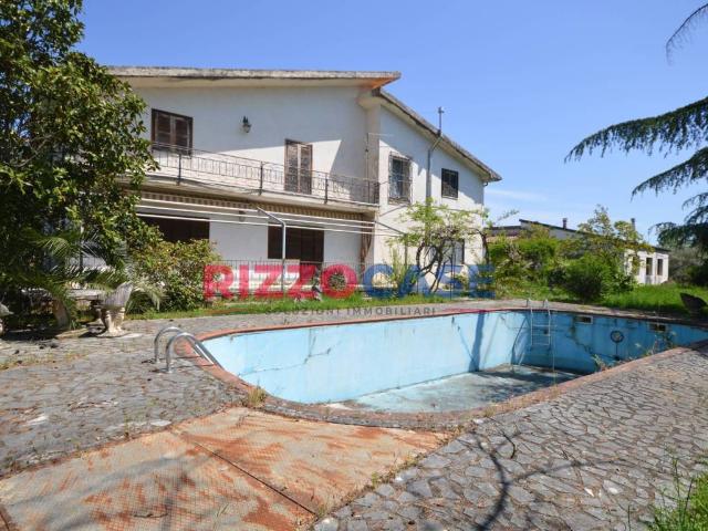 Villa Indipendente in vendita a Calabria, Cosenza