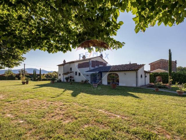 Villa Indipendente in vendita a Altopascio, Toscana