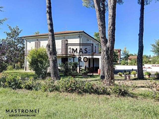 Villa Indipendente in vendita a Altopascio, Toscana