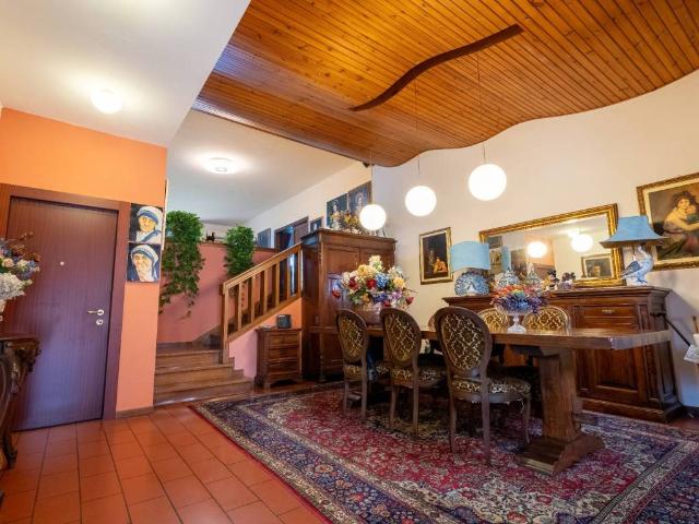Villa Indipendente in vendita a Altopascio, Toscana
