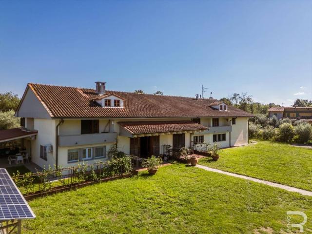 Villa Indipendente in vendita a Altopascio, Toscana