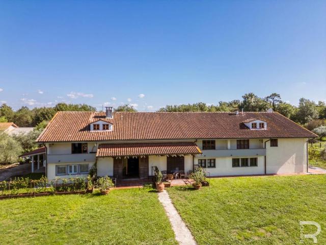 Villa Indipendente in vendita a Badia Pozzeveri, Altopascio