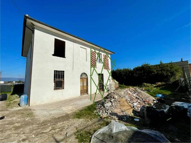 Villa Indipendente in vendita a Altopascio, Lucca