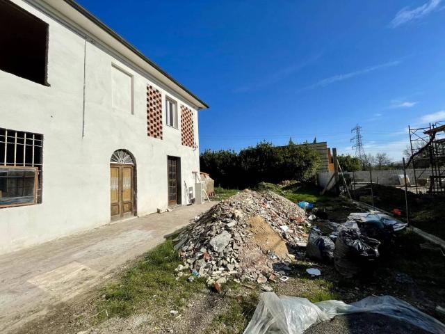 Villa Indipendente in vendita a Altopascio, Toscana