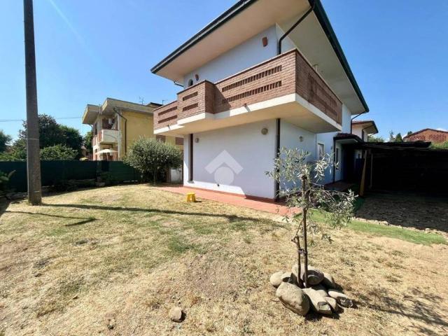Villa Indipendente in vendita a Altopascio, Toscana