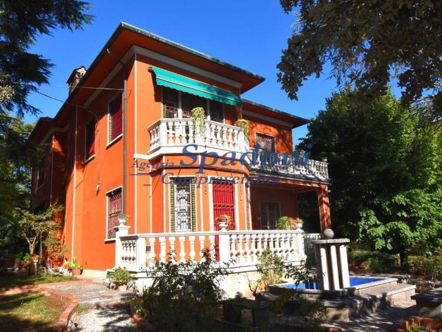 Villa Indipendente in vendita a Altopascio, Toscana