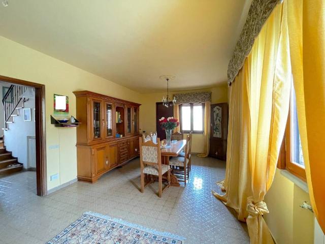 Villa Indipendente in vendita a Altopascio, Toscana
