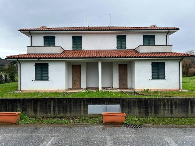 Villa Indipendente in vendita a Altopascio, Toscana