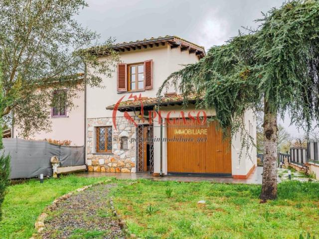Villa Indipendente in vendita a Altopascio, Toscana