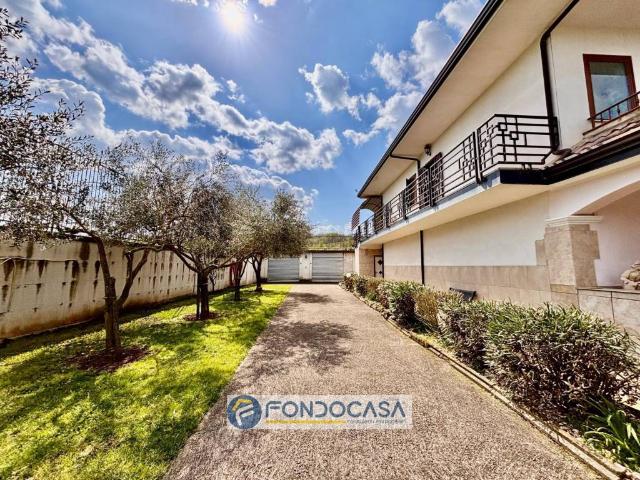Villa Indipendente in vendita a Alvignano, Campania