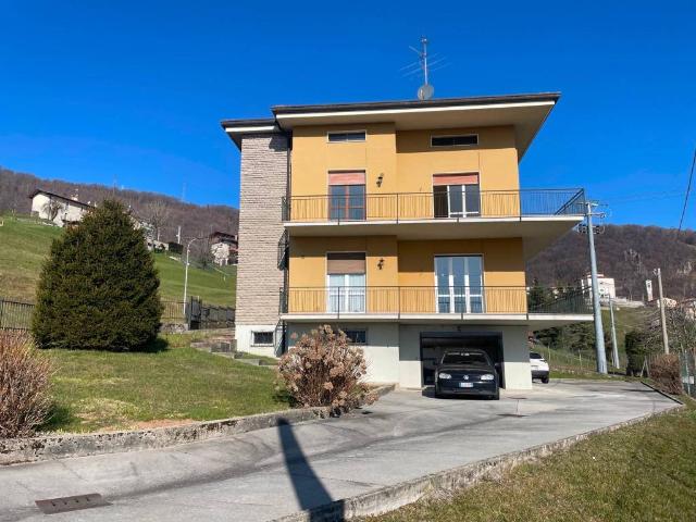 Villa Indipendente in vendita a Alzano Lombardo, Lombardia