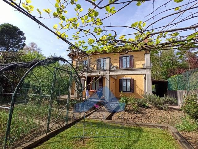 Villa Indipendente in vendita a Alzano Lombardo, Lombardia