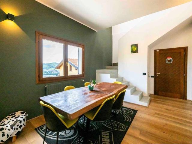 Villa Indipendente in vendita a Alzano Lombardo, Lombardia