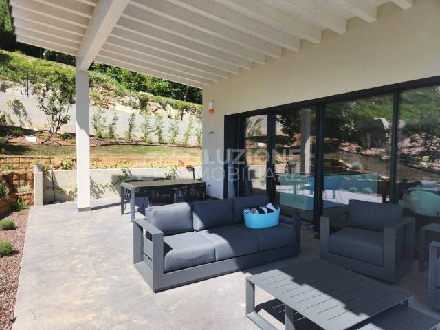 Villa Indipendente in vendita a Alzano Sopra, Alzano Lombardo