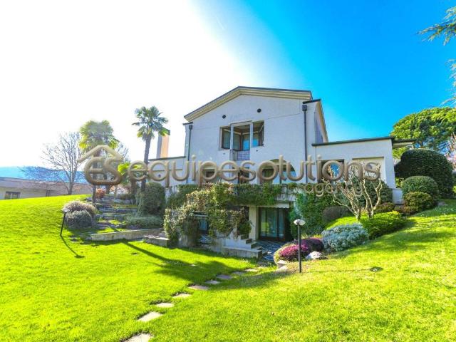 Villa Indipendente in vendita a Alzano Lombardo, Lombardia