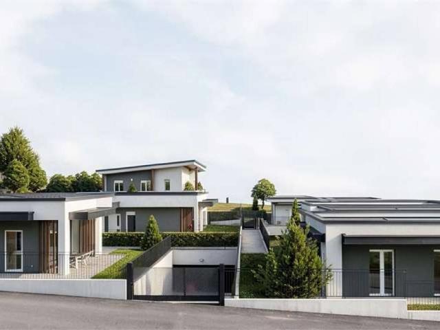 Villa Indipendente in vendita a Alzate Brianza, Lombardia
