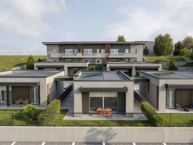 Villa Indipendente in vendita a Alzate Brianza, Lombardia