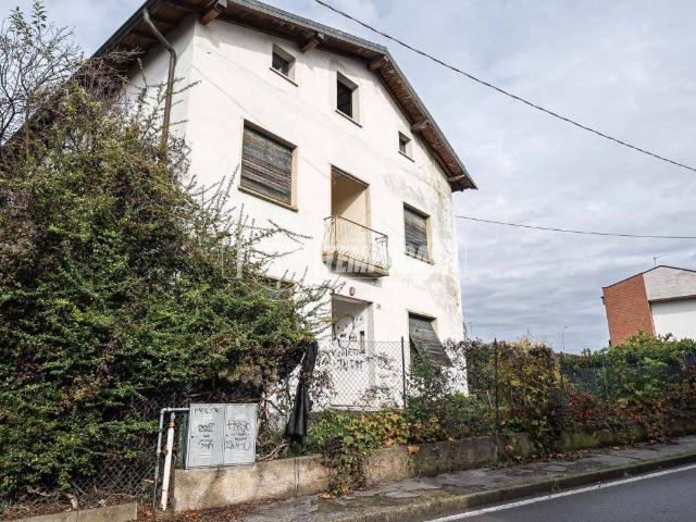 Villa Indipendente in vendita a Alzate Brianza, Lombardia