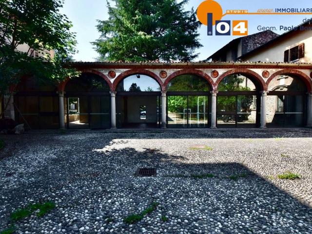 Villa Indipendente in vendita a Alzate Brianza, Lombardia