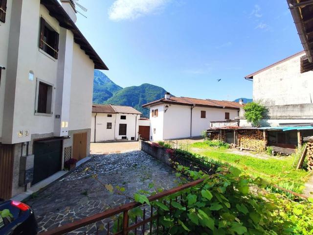 Villa Indipendente in vendita a Amaro, Friuli-Venezia Giulia
