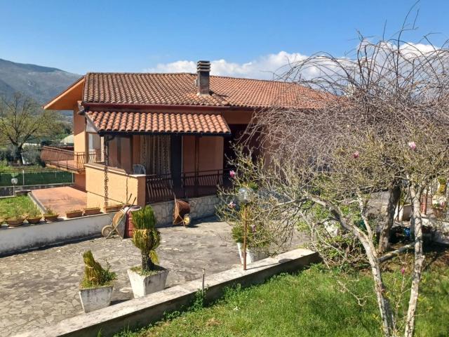 Villa Indipendente in vendita a Amaseno, Lazio