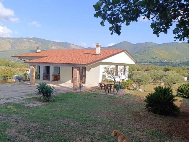 Villa Indipendente in vendita a Amaseno, Lazio