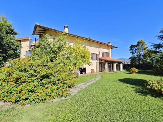 Villa Indipendente in vendita a Ameglia, Liguria