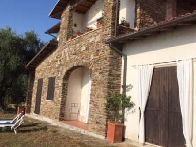 Villa Indipendente in vendita a Ameglia, Liguria