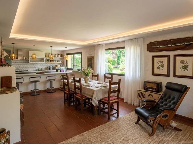 Villa Indipendente in vendita a Ameglia, Liguria