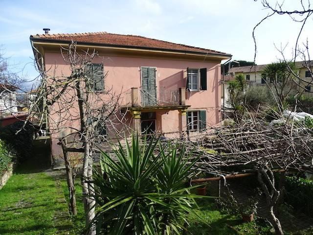 Villa Indipendente in vendita a Ameglia, Liguria