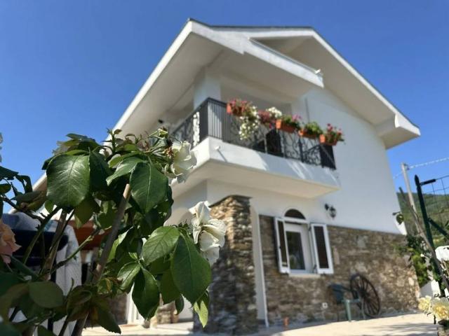 Villa Indipendente in vendita a Ameglia, Liguria