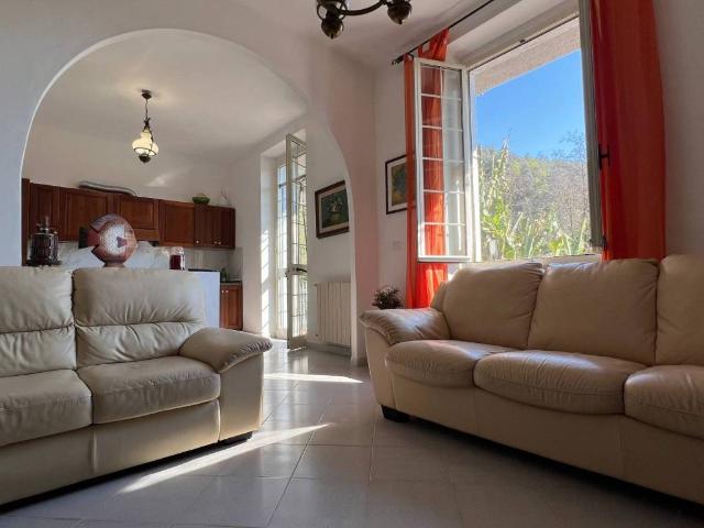 Villa Indipendente in vendita a Cafaggio, Ameglia