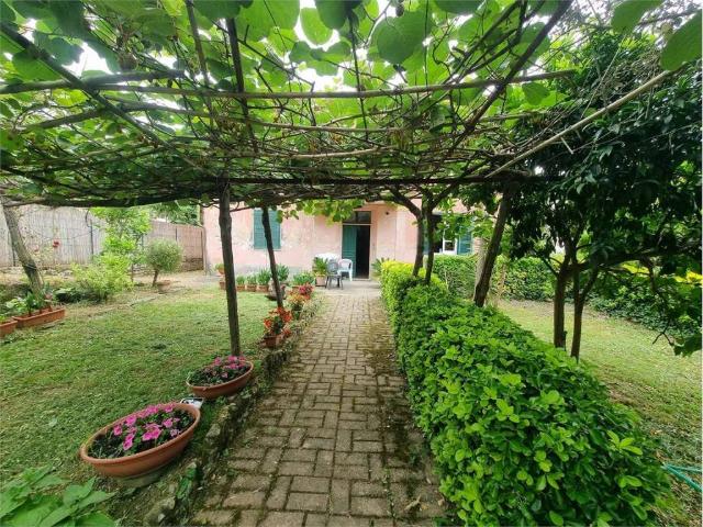 Villa Indipendente in vendita a Ameglia, Liguria