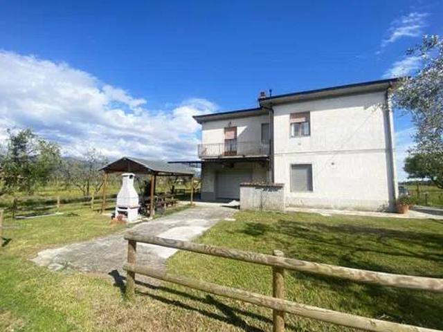 Villa Indipendente in vendita a Ameglia, Liguria