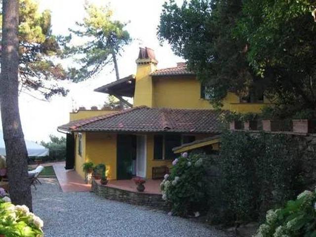 Villa Indipendente in vendita a Ameglia, Liguria