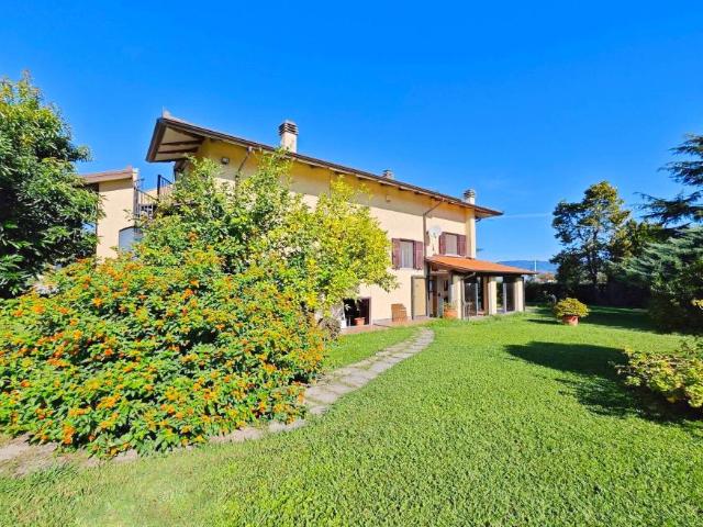 Villa Indipendente in vendita a Ameglia, Liguria