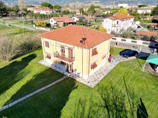 Villa Indipendente in vendita a Cafaggio, Ameglia