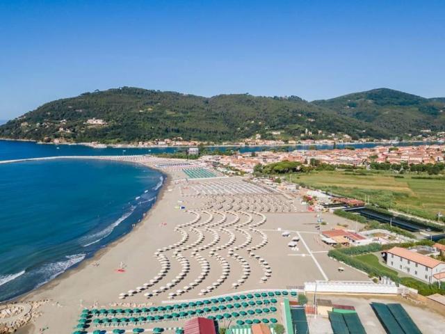 Villa Indipendente in vendita a Ameglia, Liguria