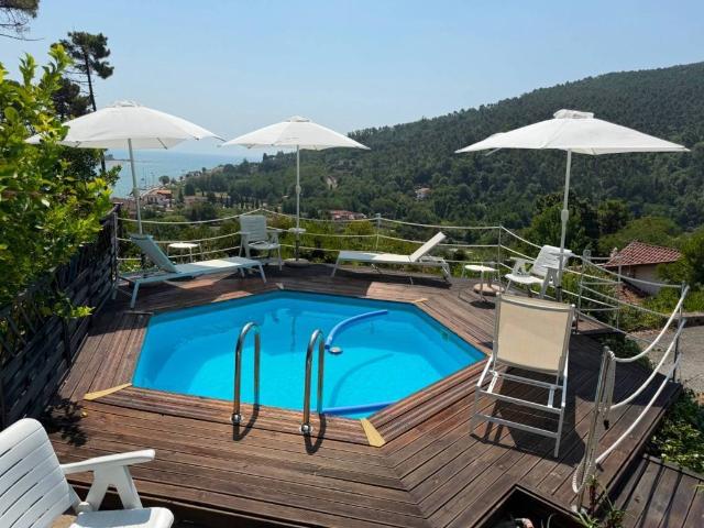 Villa Indipendente in vendita a Ameglia, Liguria