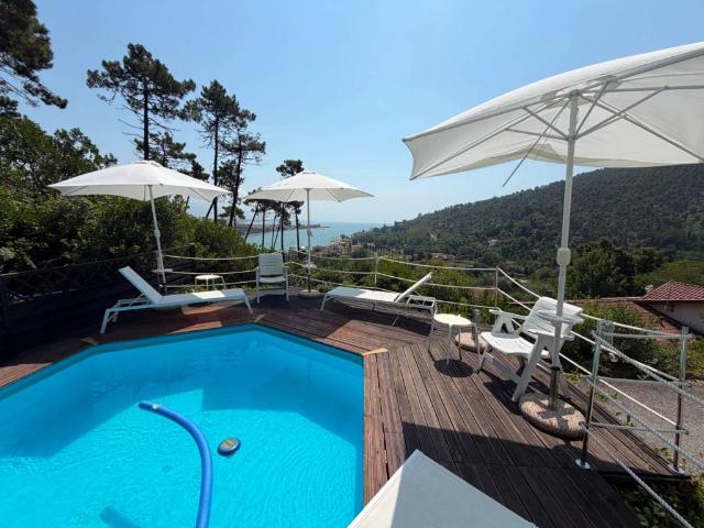 Villa Indipendente in vendita a Ameglia, Liguria