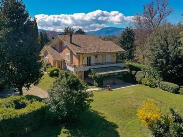 Villa Indipendente in vendita a Anagni, Lazio